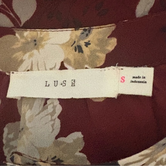 Lush Top - Picture 6 of 7